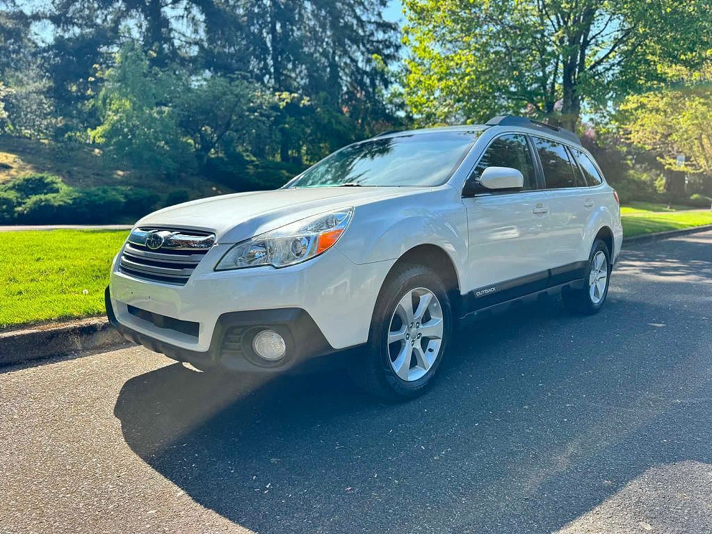 2013 SUBARU Outback