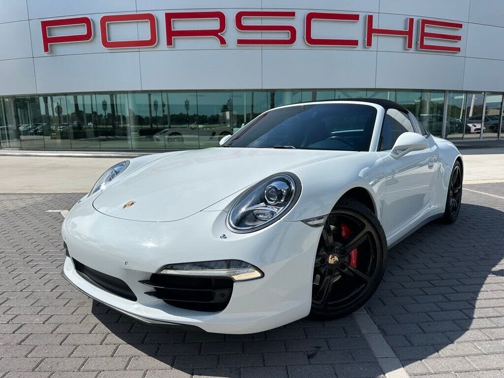 2015 PORSCHE 911