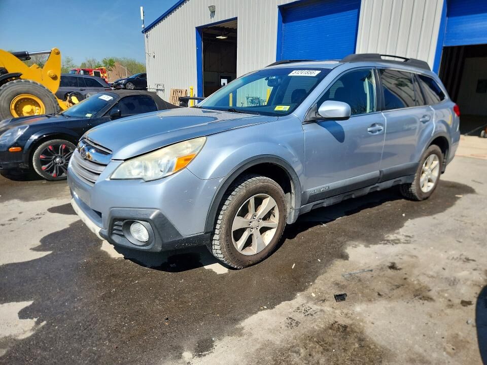 2014 SUBARU Outback
