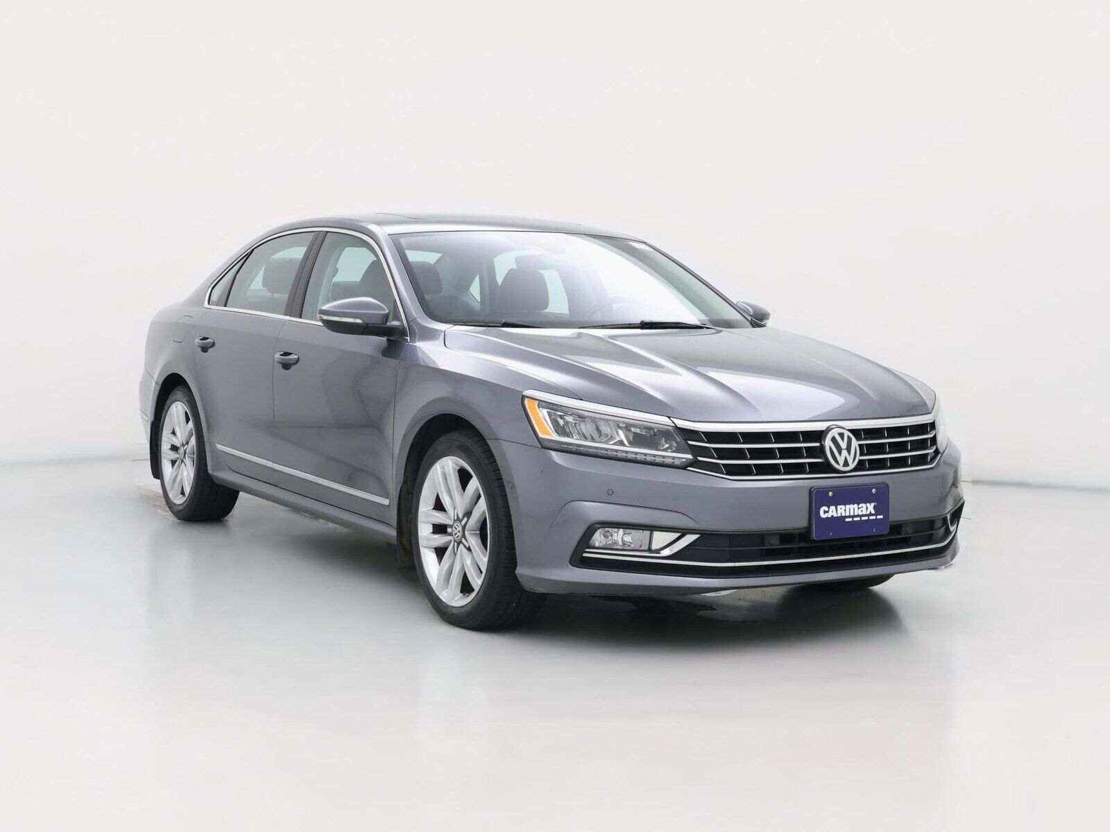 2017 VOLKSWAGEN Passat