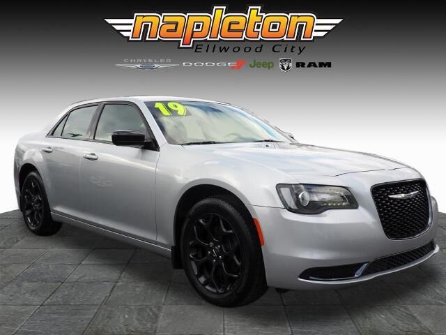 2019 CHRYSLER 300