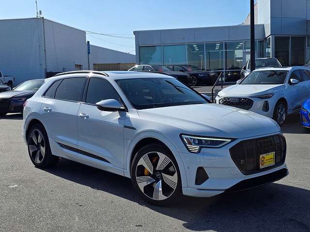 2023 AUDI e-tron