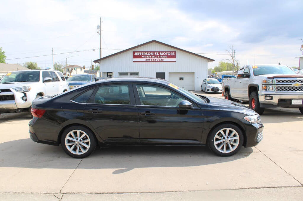 2023 VOLKSWAGEN Jetta