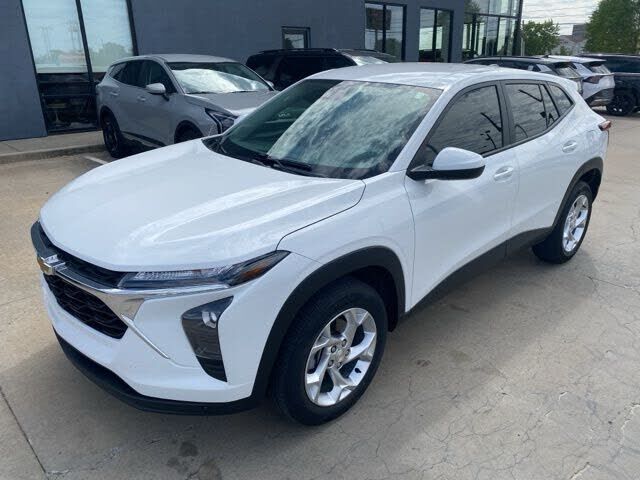 2024 CHEVROLET Trax