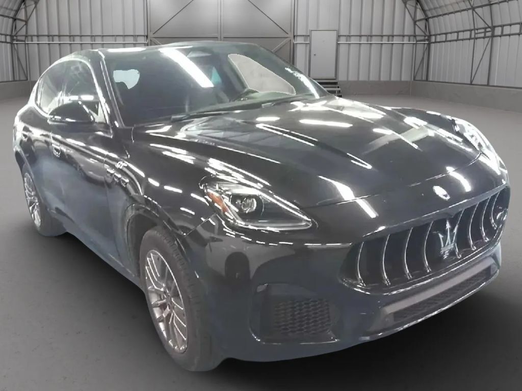 2024 MASERATI Grecale