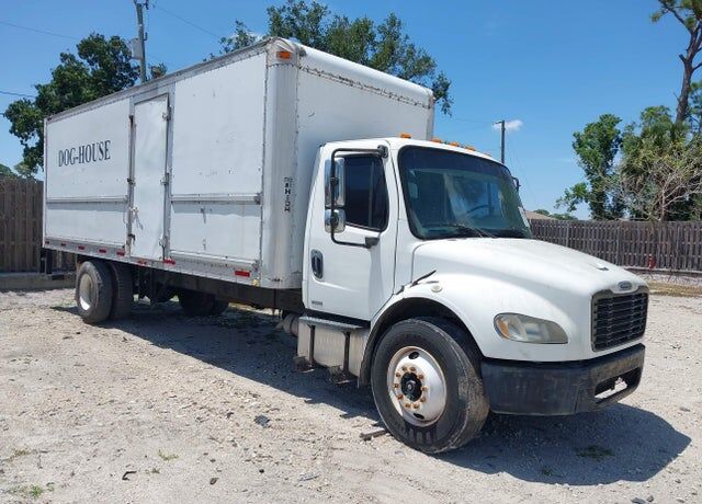 2005 FREIGHTLINER M2