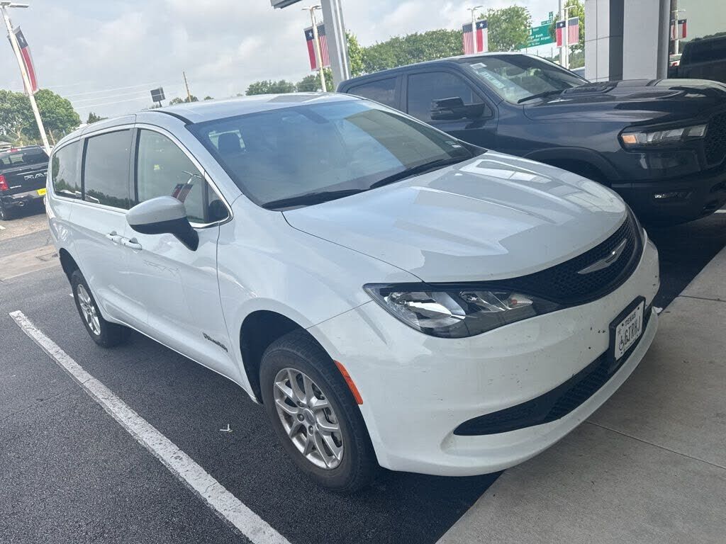 2022 CHRYSLER Pacifica