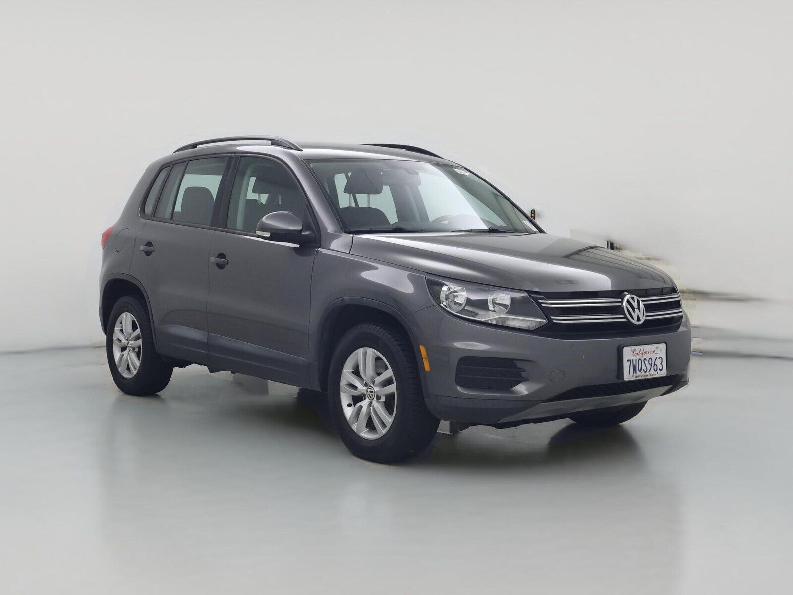 2017 VOLKSWAGEN Tiguan