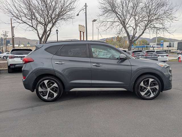 2017 HYUNDAI Tucson