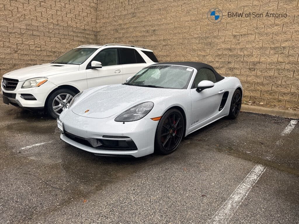 2025 PORSCHE 718