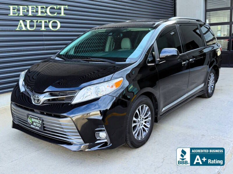2019 TOYOTA Sienna