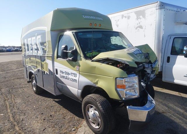 2025 FORD E-350