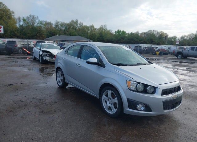 2016 CHEVROLET Sonic