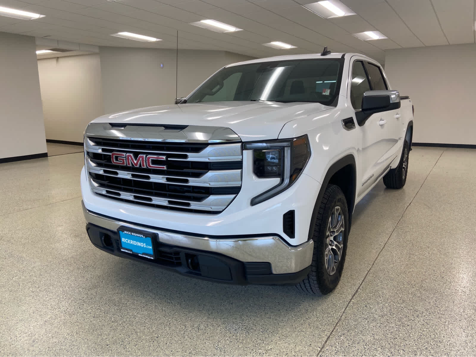 2023 GMC Sierra