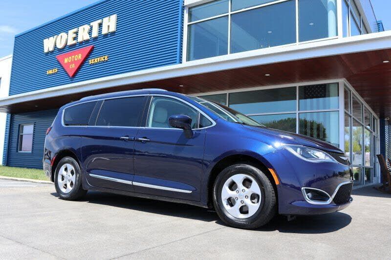 2017 CHRYSLER Pacifica