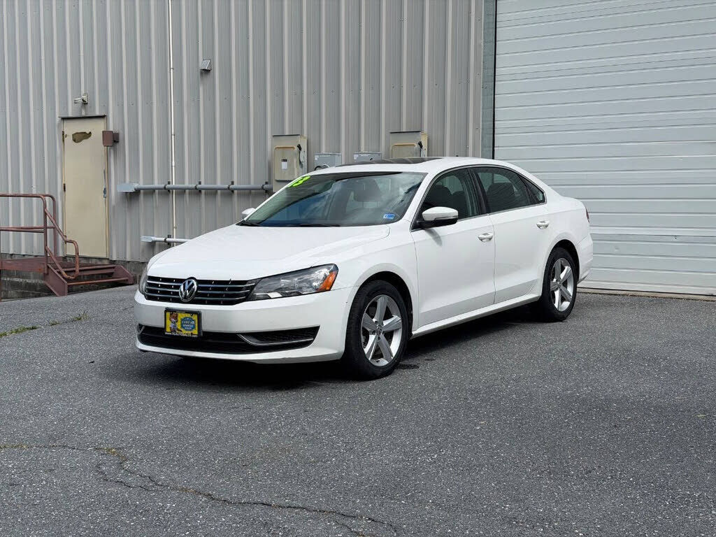 2013 VOLKSWAGEN Passat