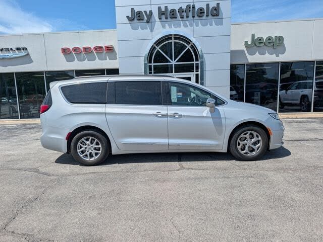 2022 CHRYSLER Pacifica