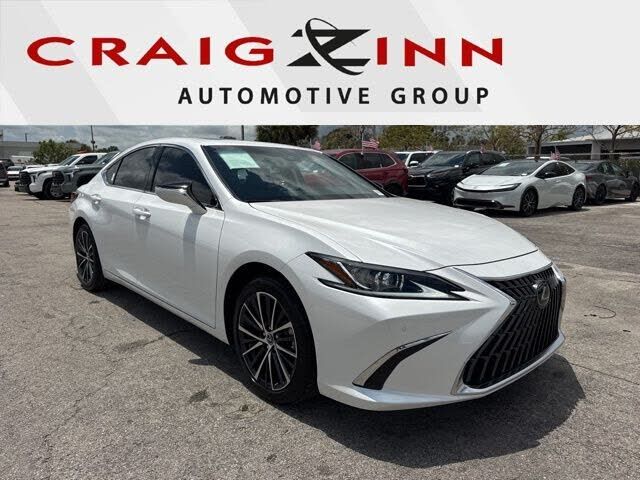 2025 LEXUS ES