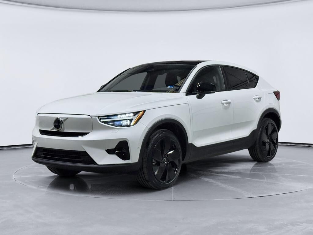 2023 VOLVO C40
