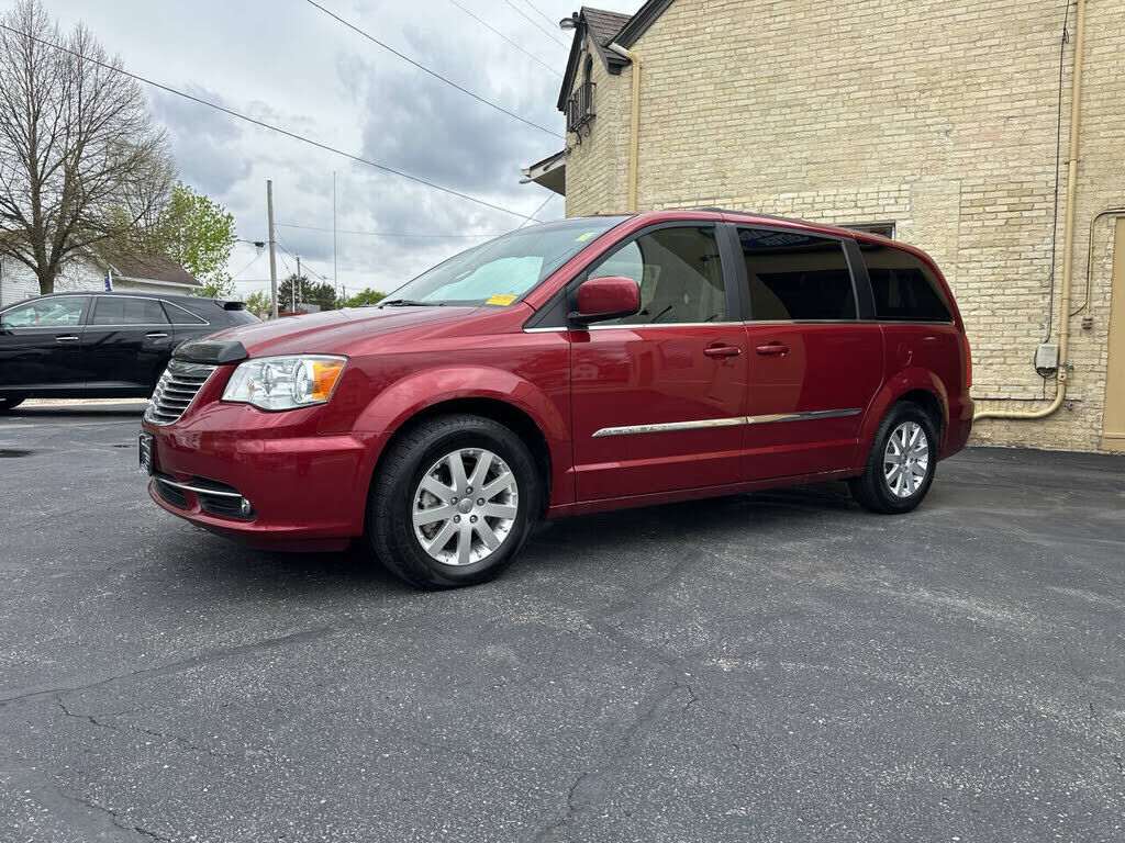 2015 CHRYSLER Town and Country