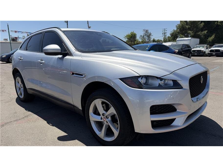 2017 JAGUAR F-Pace
