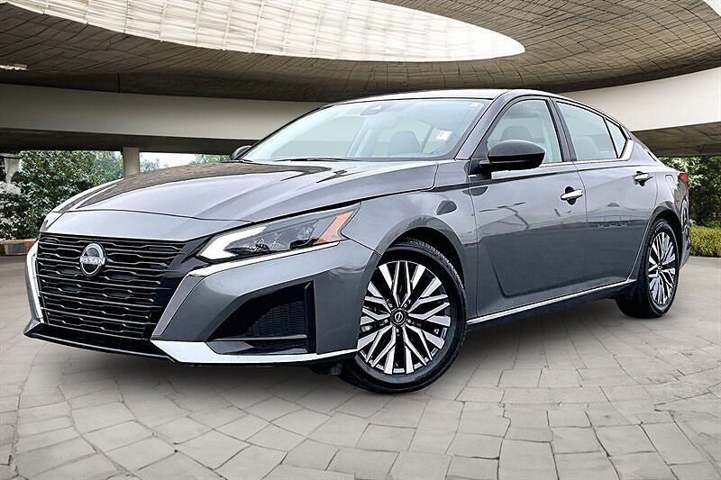 2025 NISSAN Altima