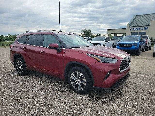 2022 TOYOTA Highlander