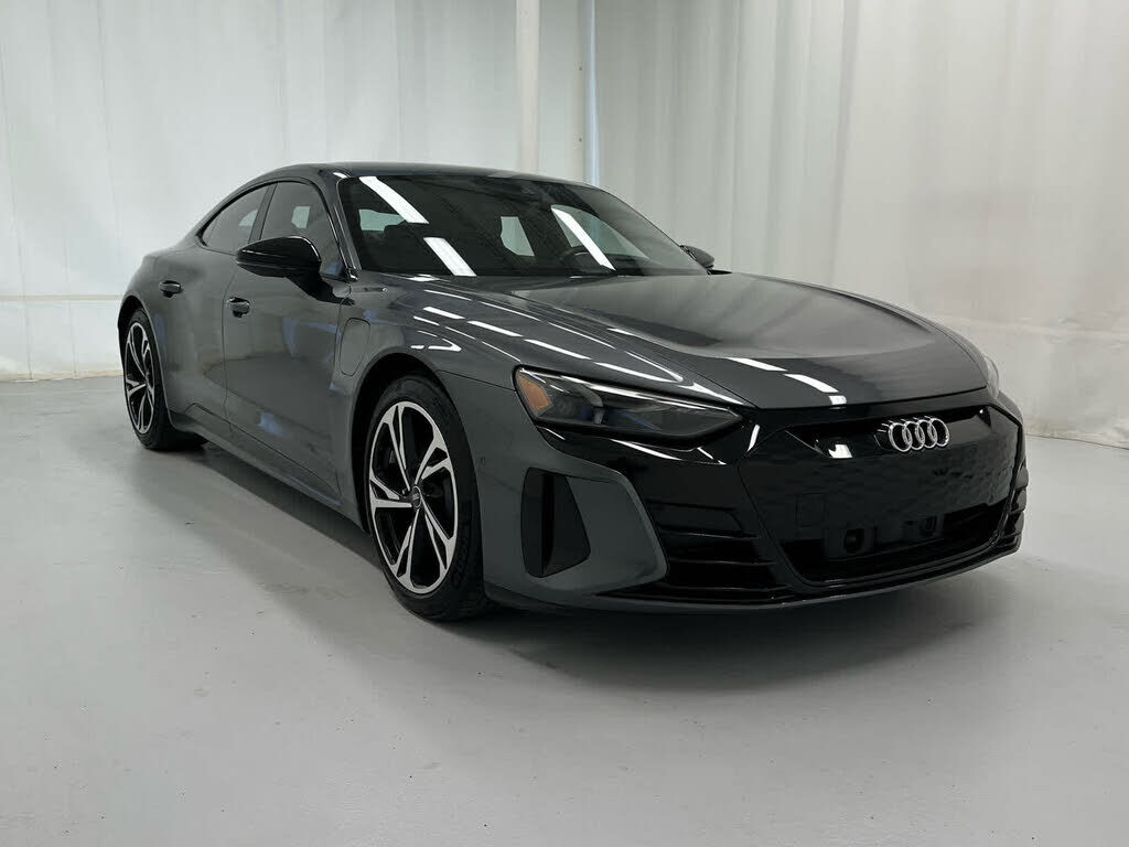 2022 AUDI e-tron