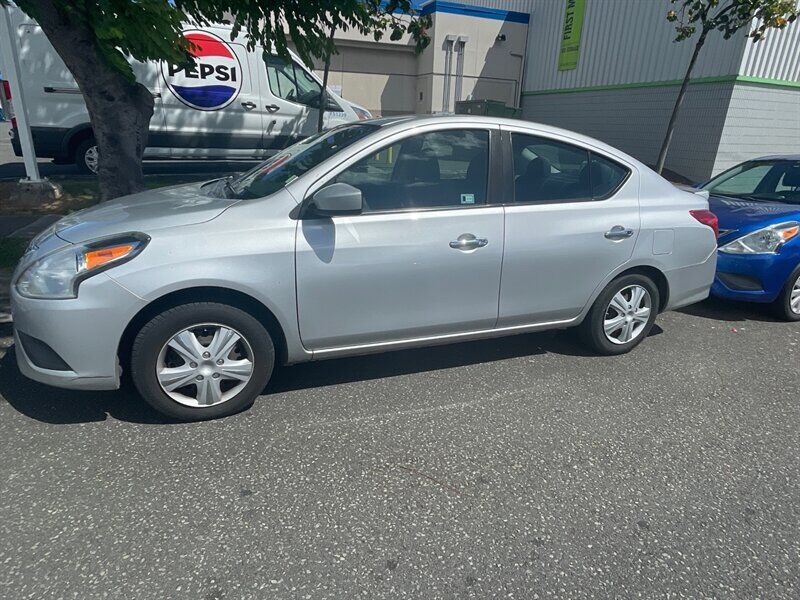 2016 NISSAN Versa