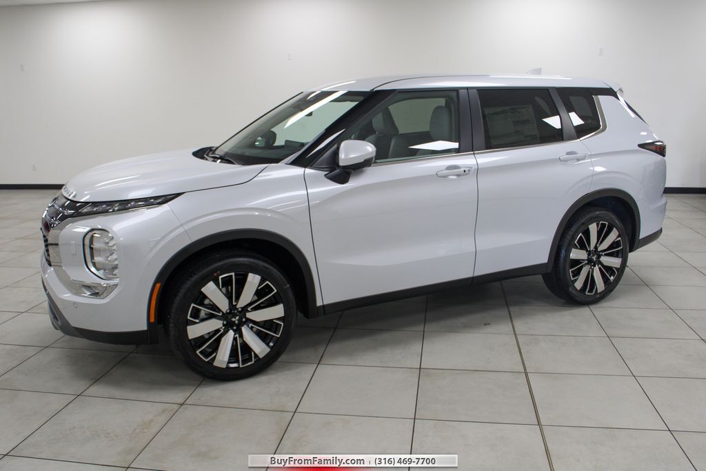 2026 MITSUBISHI Outlander