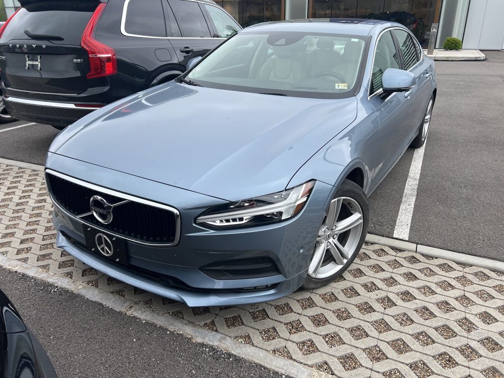 2018 VOLVO S90