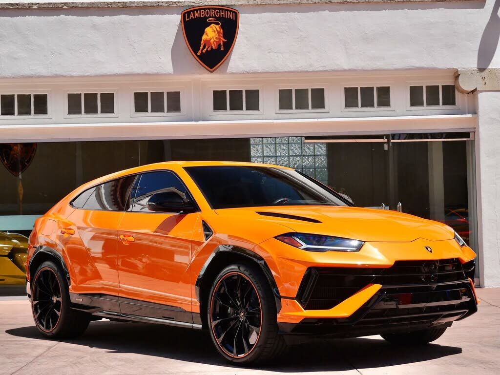 2024 LAMBORGHINI URUS