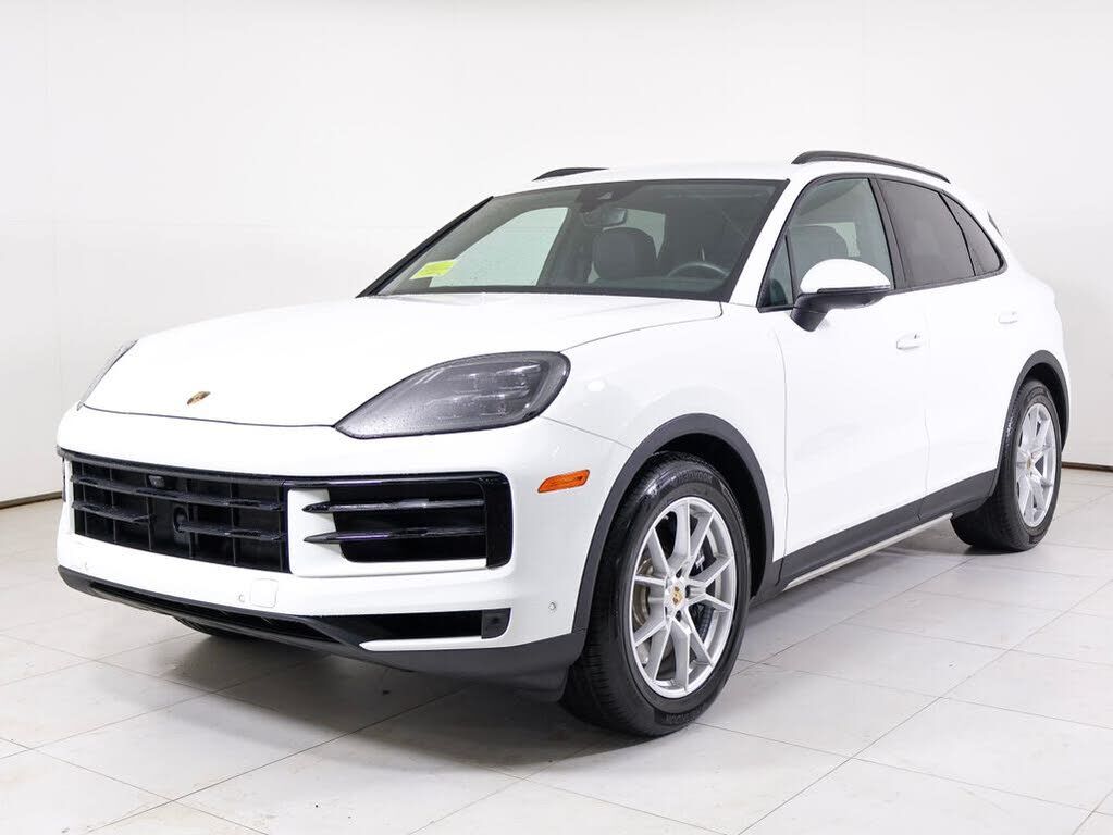 2025 PORSCHE Cayenne