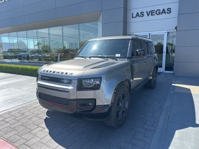 2024 LAND ROVER Defender