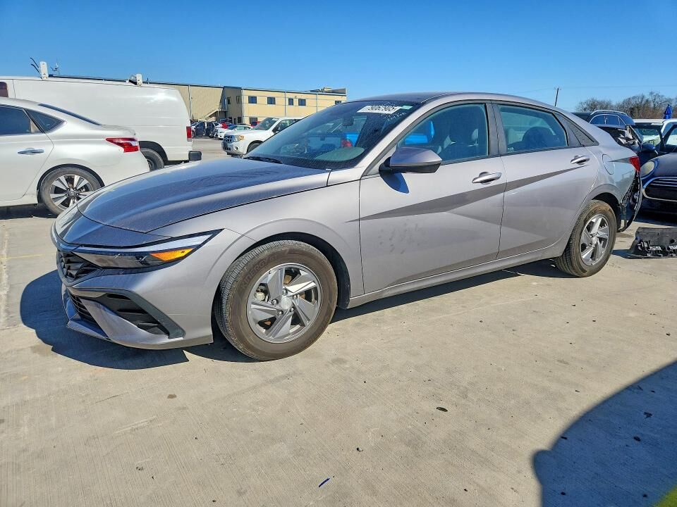 2024 HYUNDAI Elantra
