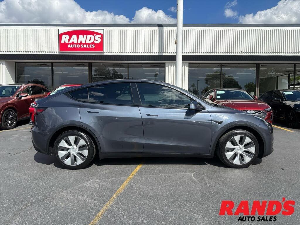 2022 TESLA Model Y