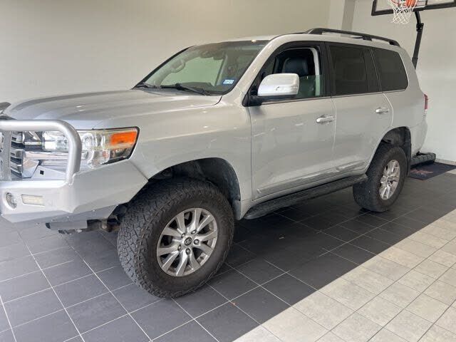2016 TOYOTA Land Cruiser