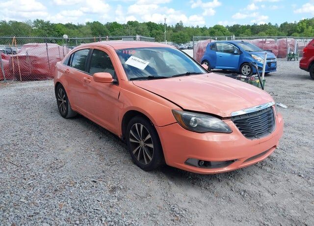 2013 CHRYSLER 200