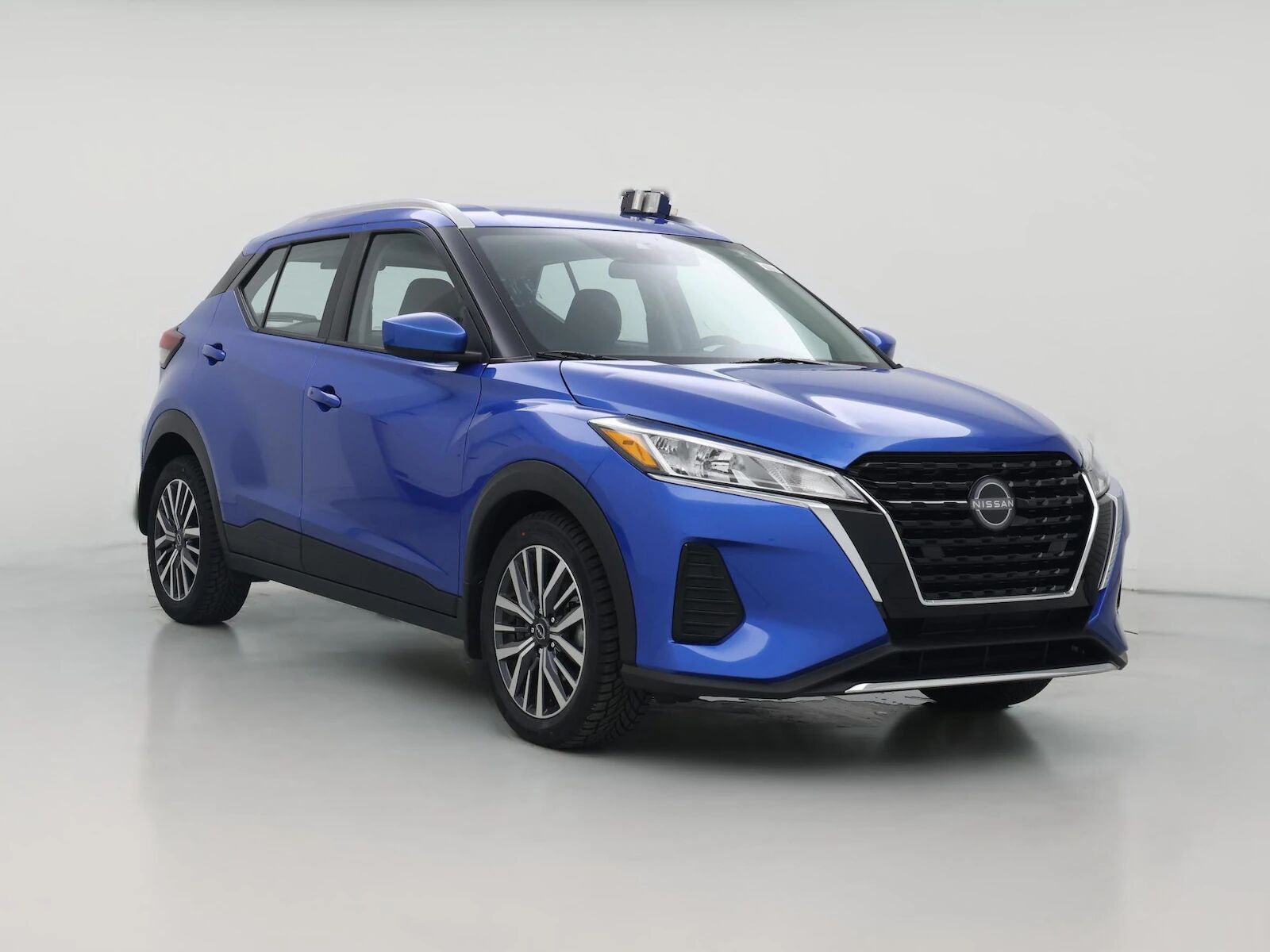 2023 NISSAN Kicks