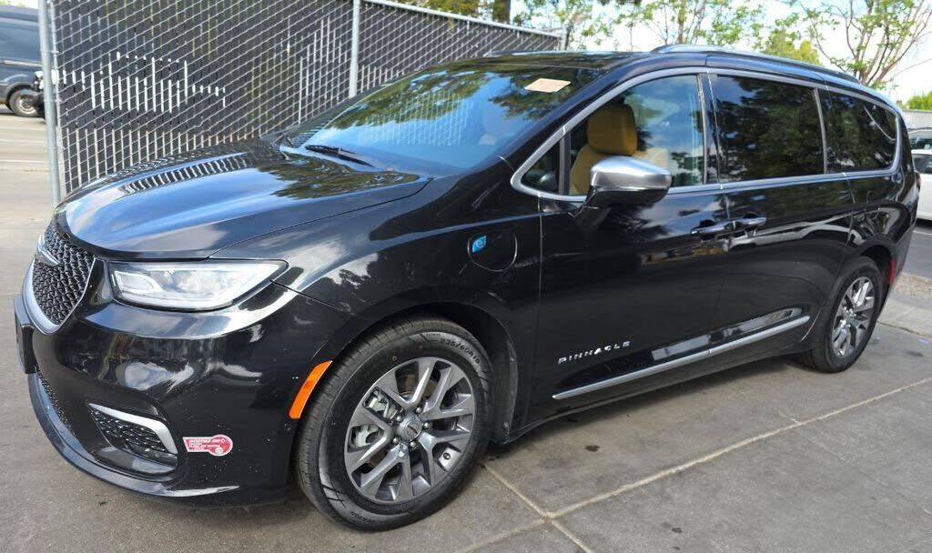 2023 CHRYSLER Pacifica
