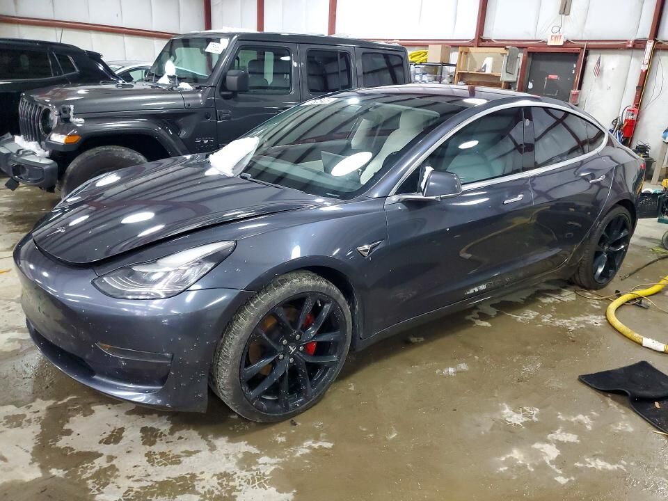 2018 TESLA Model 3