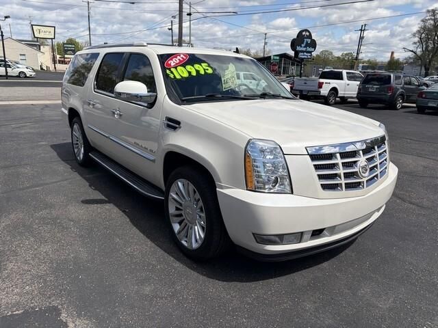 2011 CADILLAC Escalade