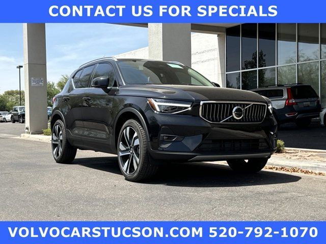 2024 VOLVO XC40