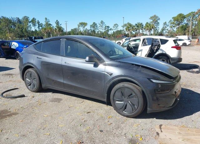 2026 TESLA Model Y