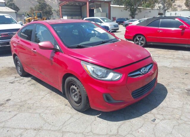 2013 HYUNDAI Accent