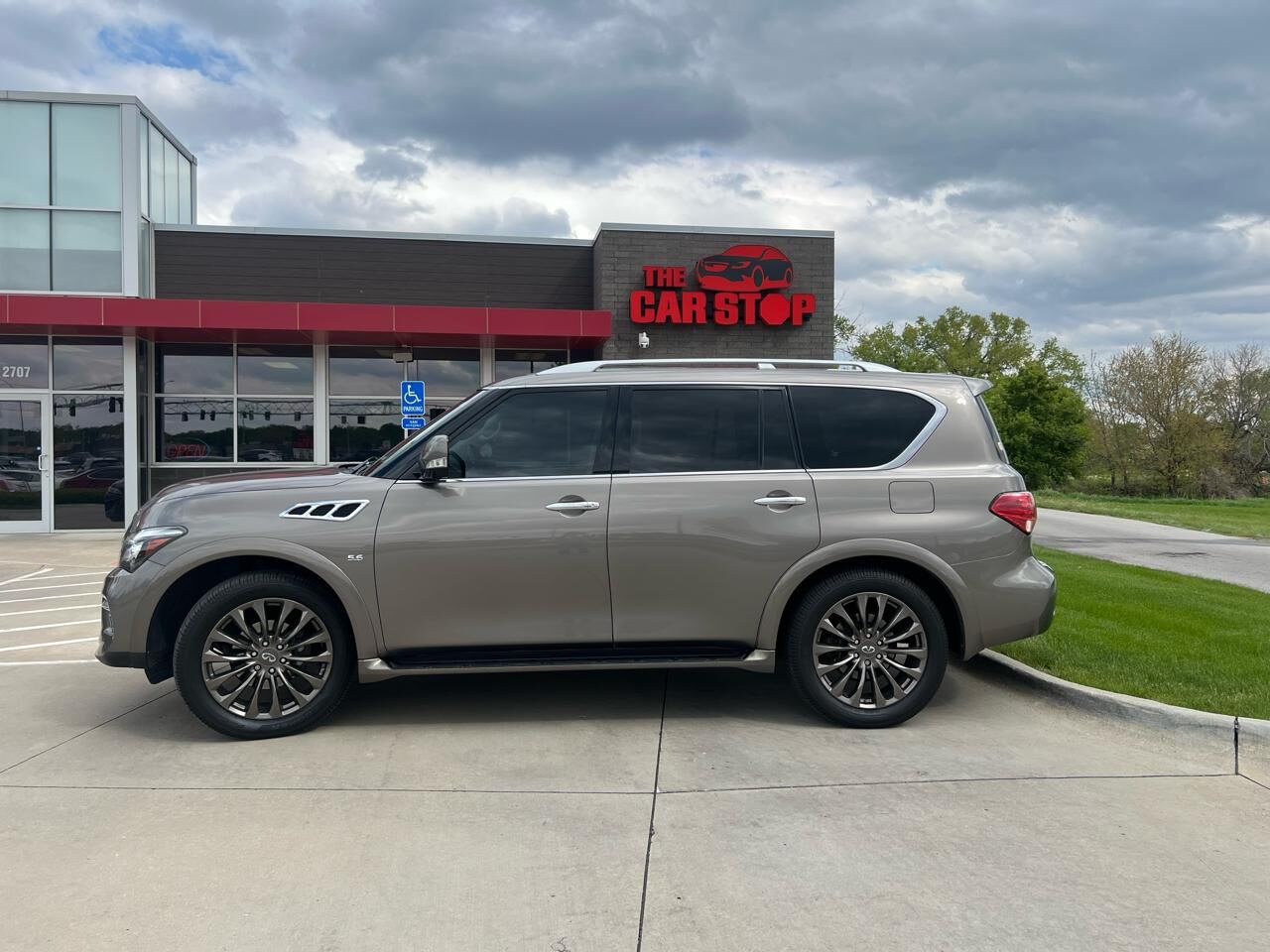 2017 INFINITI QX80