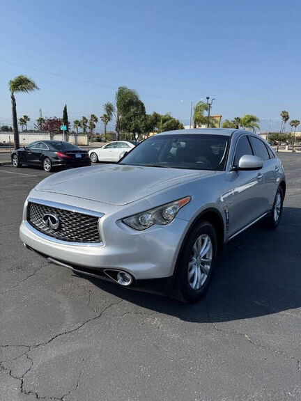2017 INFINITI QX70