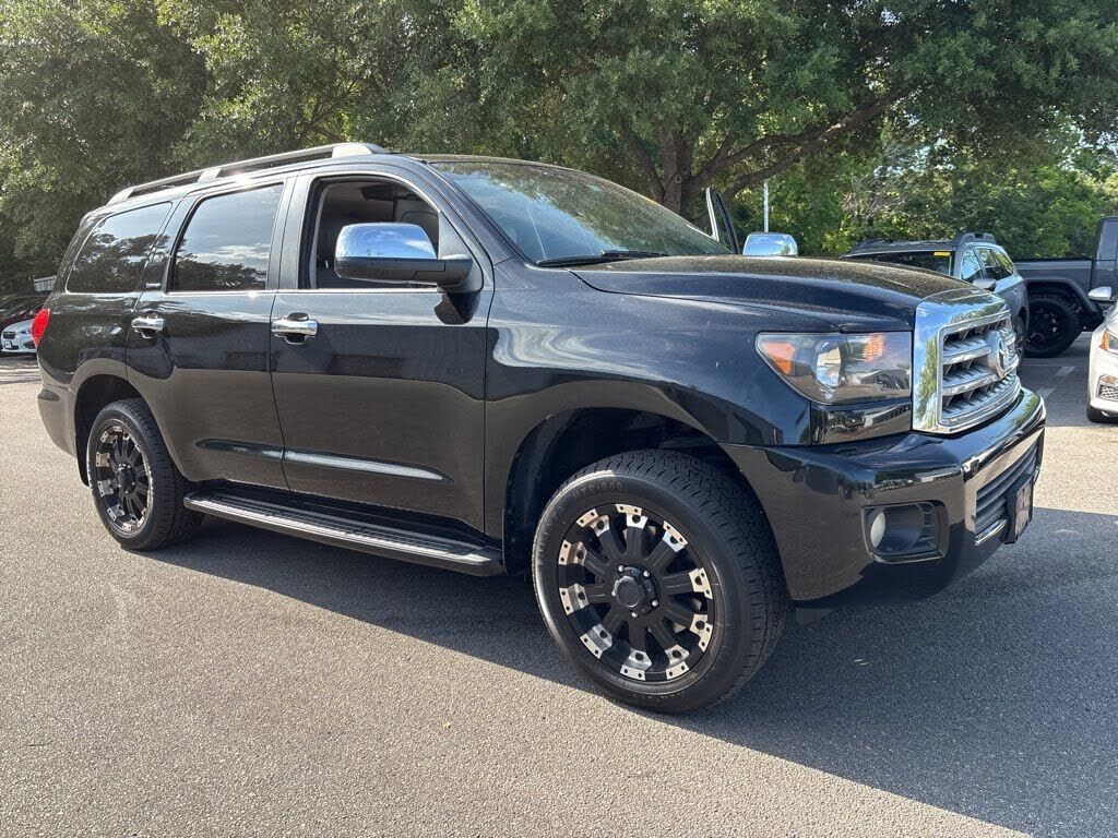 2010 TOYOTA Sequoia