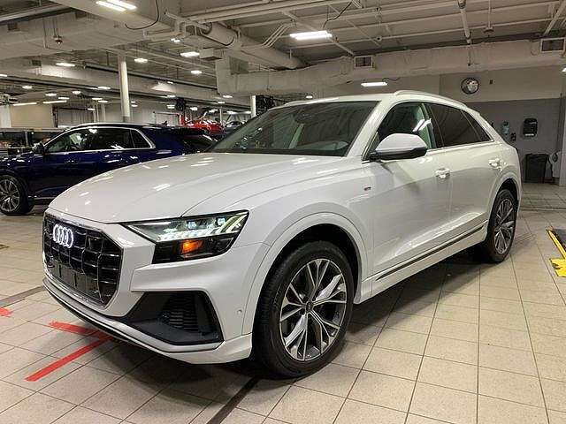 2023 AUDI Q8