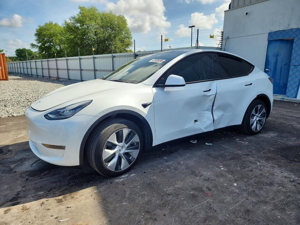 2023 TESLA Model Y